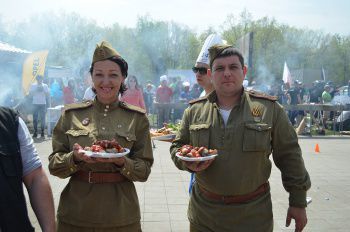 Участники третьего фестиваля шашлыка в Саратове