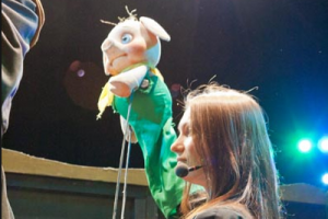 Саратовский театр кукол приглашает зрителей в «Закулисье»