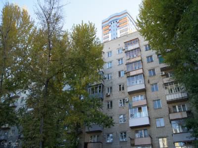 Девяти этажные дома советской постройки на улице Шевченко