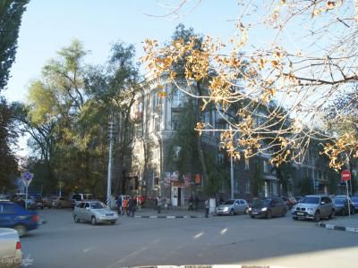 Дом ранней советской постройки на улице Шевченко Саратов